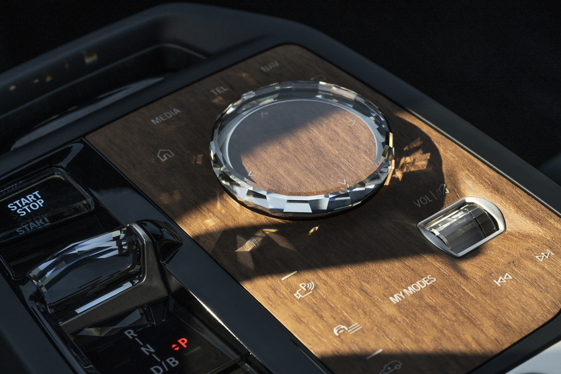CES 2022: Xe điện hiệu suất cao BMW iX M60 trình làng - 18 CES 2022: Xe điện hiệu suất cao BMW iX M60 trình làng - 18