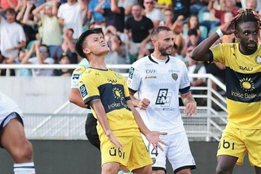 HLV Pau FC đưa ra nhận xét về Quang Hải