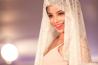 Chùm ảnh: Ấn tượng từ tuần lễ thời trang Hà Nội 2012