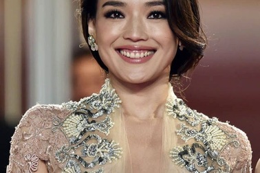 Thư Kỳ rạng ngời và quyến rũ tại LHP quốc tế Cannes