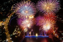 Công an hóa trang xử lý nhóm đối tượng thu 50.000 đồng/xe xem bắn pháo hoa