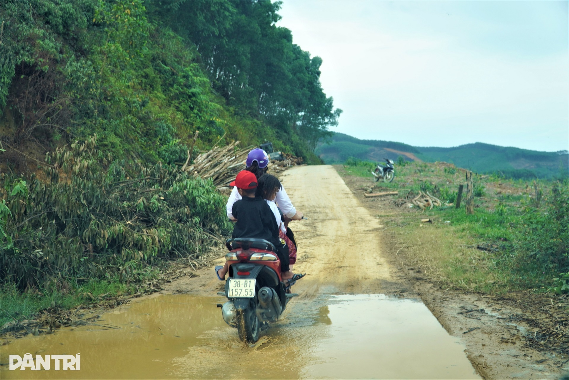 Nguyên ơi, Ly ơi, dậy đi khai giảng nào các con! - 9 Nguyên ơi, Ly ơi, dậy đi khai giảng nào các con! - 9