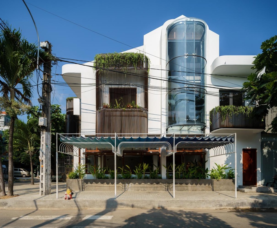 Hai ngôi nhà ở Sài Gòn được đập thông làm 1 gây bất ngờ vì thiết kế độc đáo - 2 Hai ngôi nhà ở Sài Gòn được đập thông làm 1 gây bất ngờ vì thiết kế độc đáo - 2