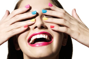 Nữ sinh “chạy đua” làm đẹp đón Tết