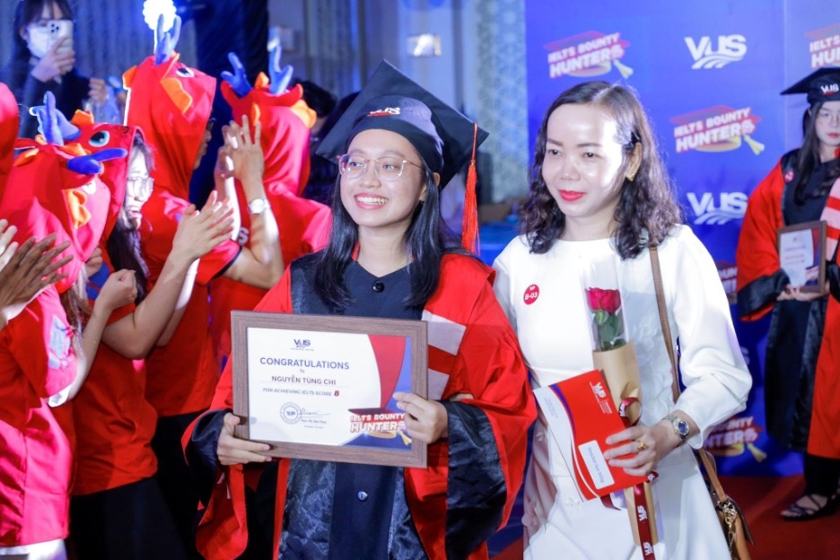 VUS har 1 893 studenter som erhöll internationella engelskcertifikat i början av 2024–2025 VUS có 1.893 học viên đạt chứng chỉ tiếng Anh quốc tế trong đầu năm 2024 - 5