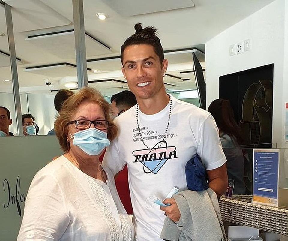 C.Ronaldo bất ngờ đưa bạn gái hồi hương vì một lý do đặc biệt - 1 C.Ronaldo bất ngờ đưa bạn gái hồi hương vì một lý do đặc biệt - 1