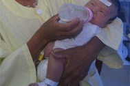Em bé 12 ngày tuổi mắc bệnh hiểm nghèo mong được giúp đỡ