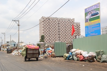 Dân phản đối xây trạm ép rác, quận "xin" đất metro để làm