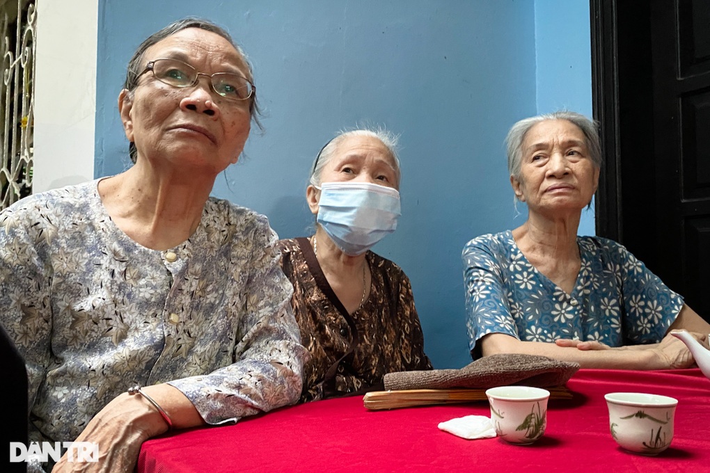 Nghẹn lòng phút cuối gặp gia đình của 3 chiến sĩ hy sinh ở Hà Nội - 4 Nghẹn lòng phút cuối gặp gia đình của 3 chiến sĩ hy sinh ở Hà Nội - 4
