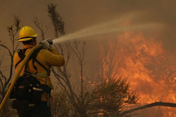 Mỹ: Cháy rừng hoành hành bang California gần nửa tháng - Ảnh 3.