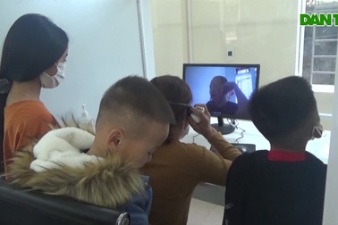 Cuộc trùng phùng đẫm nước mắt của tử tù sau màn hình camera