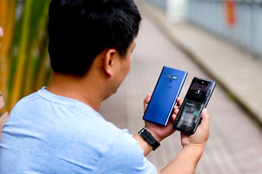 Bài 1: Galaxy Note9 "đọ" thiết kế cùng Oppo Find X