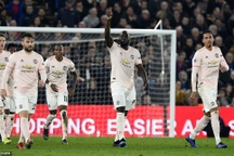 Crystal Palace 1-3 Man Utd: Lukaku lập cú đúp