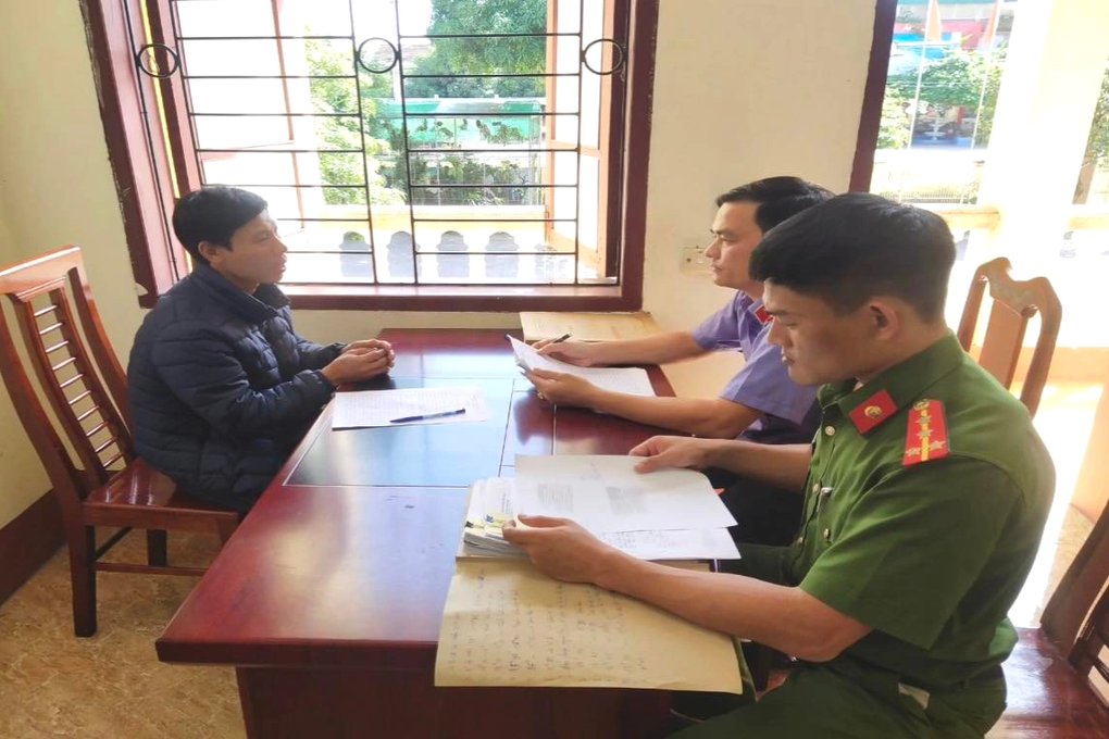 Kiểm tra trách nhiệm của hiệu trưởng bị phụ huynh vác dao đe dọa - 2 Kiểm tra trách nhiệm của hiệu trưởng bị phụ huynh vác dao đe dọa - 2