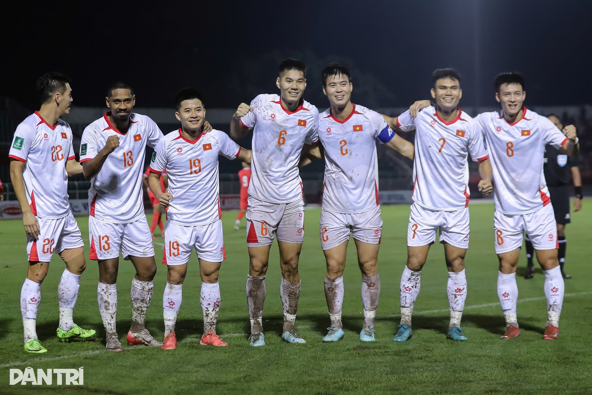 Tuyển Việt Nam hoàn tất cú đúp thắng Nepal nhờ pha phản lưới của đối thủ - 4 Tuyển Việt Nam hoàn tất cú đúp thắng Nepal nhờ pha phản lưới của đối thủ - 4