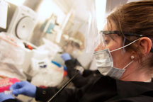 Nghịch lý: Nhiều bệnh viện Mỹ phải sa thải nhân viên dù đang bị quá tải