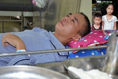 Xót xa cảnh người vợ ngậm ngùi xin cơm từ thiện chăm chồng trong viện