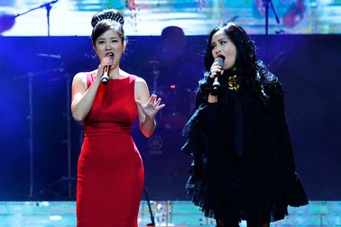 Hồng Nhung hóm hỉnh hát "trả thù" Thanh Lam