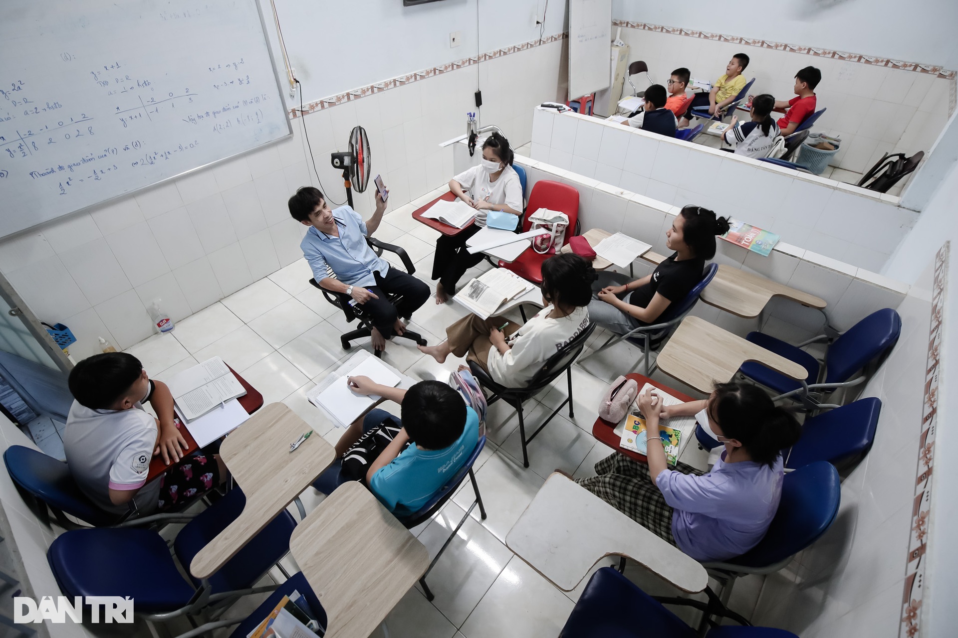 Thầy giáo công nhân bán gà, vịt mua sách vở cho học sinh nghèo - 4 Thầy giáo công nhân bán gà, vịt mua sách vở cho học sinh nghèo - 4