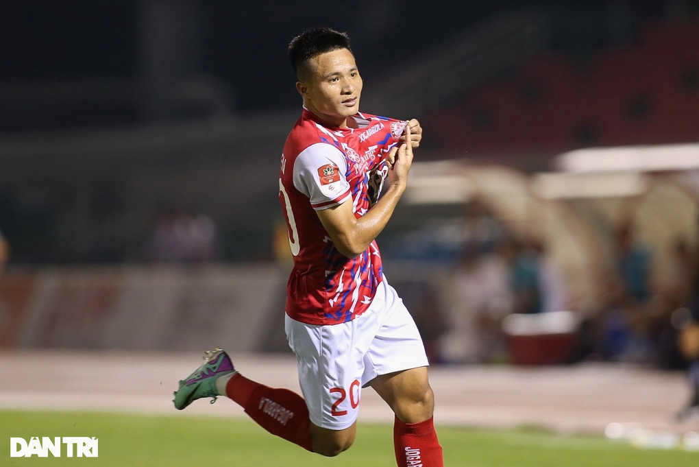 Hòa TPHCM, CLB Nam Định tiến gần ngôi vô địch V-League - 3 Hòa TPHCM, CLB Nam Định tiến gần ngôi vô địch V-League - 3