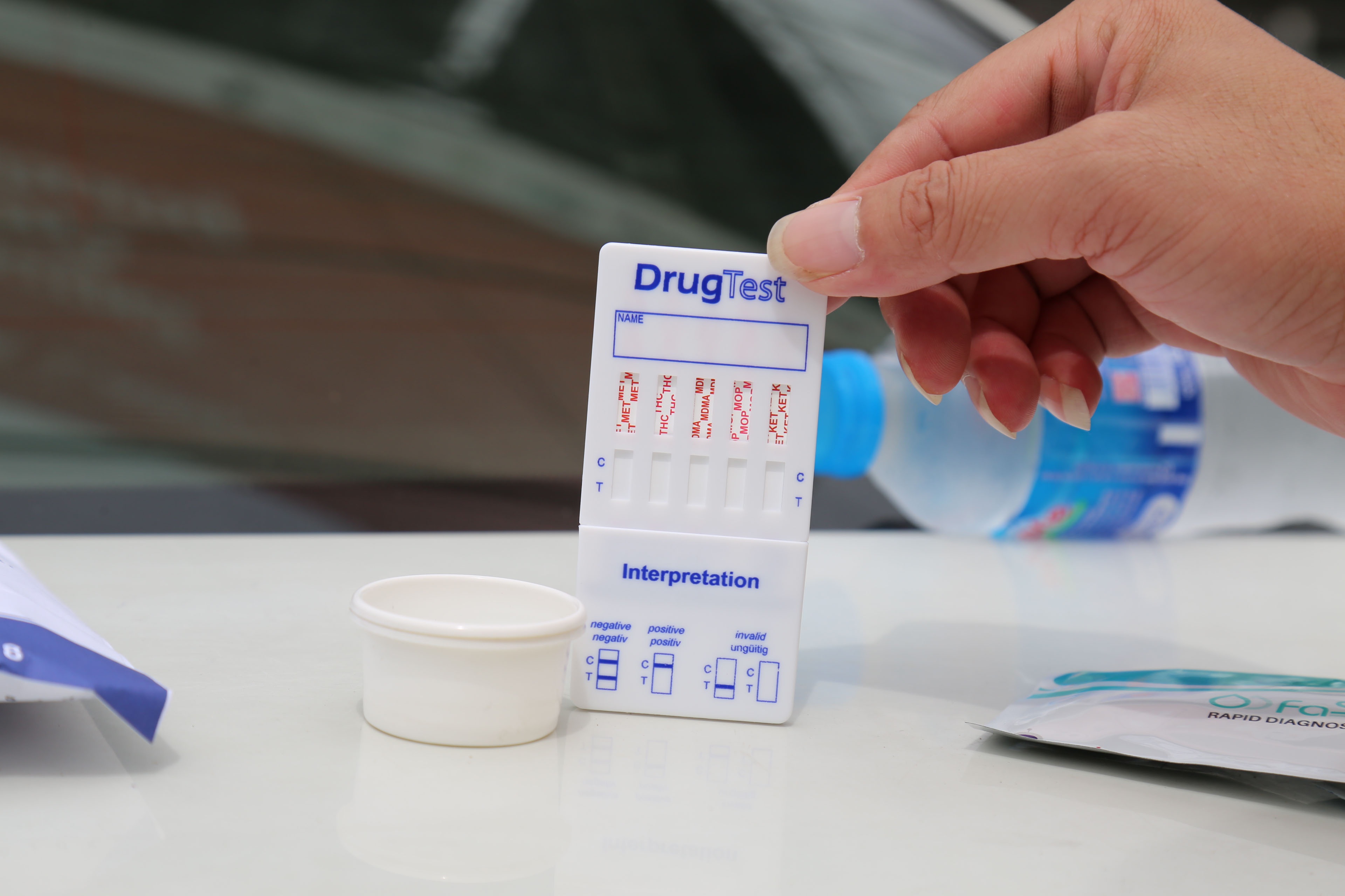 CSGT Hà Nội kiểm tra ma túy hàng loạt tài xế ở cửa ngõ phía nam - 4