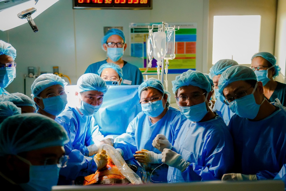 Sản phụ Singapore sang TPHCM cứu con: Thất bại lần đầu và “ngã rẽ” sự sống - 4