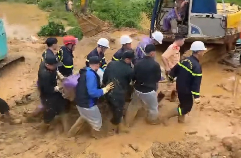 Tìm thấy thêm một thi thể trong vụ sạt lở ở Hà Giang - 1 Tìm thấy thêm một thi thể trong vụ sạt lở ở Hà Giang - 1