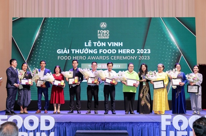 Các cá nhân, tập thể xuất sắc được vinh danh tại Lễ trao giải Food Hero Awards.