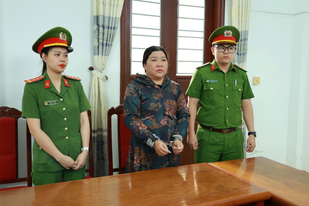 Chủ nợ trình báo công an, người phụ nữ vay tiền tỷ bị khởi tố - 1 Chủ nợ trình báo công an, người phụ nữ vay tiền tỷ bị khởi tố