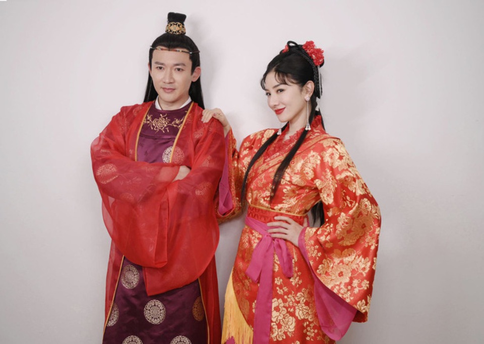 Huỳnh Dịch: Mỹ nhân điêu đứng sự nghiệp vì scandal giật bồ, ngoại tình - 4 Huỳnh Dịch: Mỹ nhân điêu đứng sự nghiệp vì scandal giật bồ, ngoại tình - 4