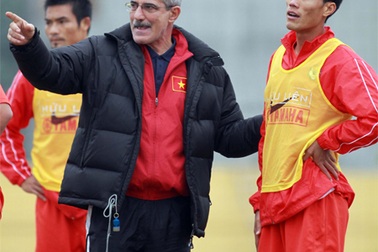 HLV Calisto xin kéo dài thêm 10 ngày phép