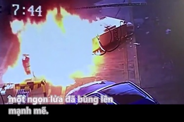 Ô tô đột nhiên phóng đi khi đang đổ xăng, gây hỏa hoạn nghiêm trọng