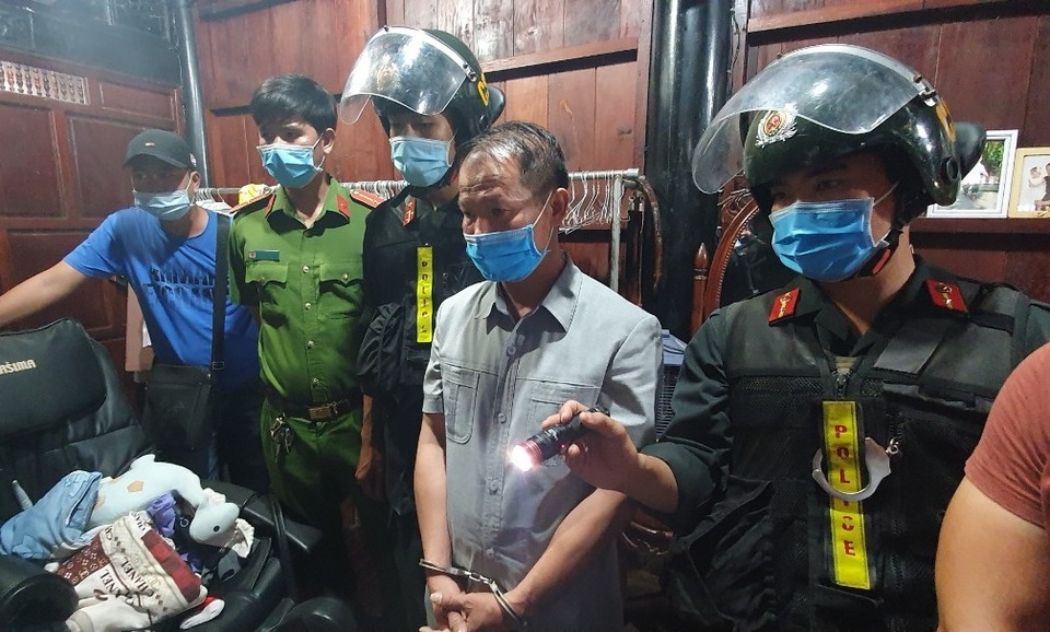 Chiếm đoạt hơn 3,7 tỷ đồng, Giám đốc bất động sản ở Kiên Giang bị bắt - 2 Chiếm đoạt hơn 3,7 tỷ đồng, Giám đốc bất động sản ở Kiên Giang bị bắt - 2