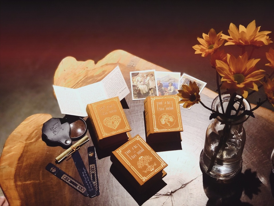 Miniature Books - sự trở lại đầy bất ngờ của dòng sách cực kỳ quý hiếm - 1 Miniature Books - sự trở lại đầy bất ngờ của dòng sách cực kỳ quý hiếm - 1