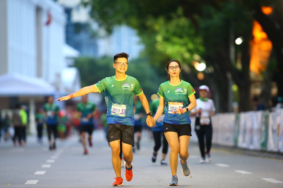 Ông Đoàn Ngọc Hải chinh phục giải marathon đặc biệt của Hà Nội - 9 Ông Đoàn Ngọc Hải chinh phục giải marathon đặc biệt của Hà Nội - 9