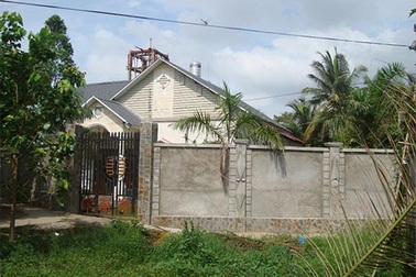 Vĩnh Long: Sư trụ trì ở... biệt thự!