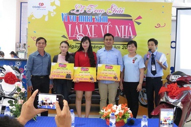 Cuối tuần này Co.opmart “chơi sang” tặng khách 32 Iphone 8 chính hãng và 20.000 phần quà