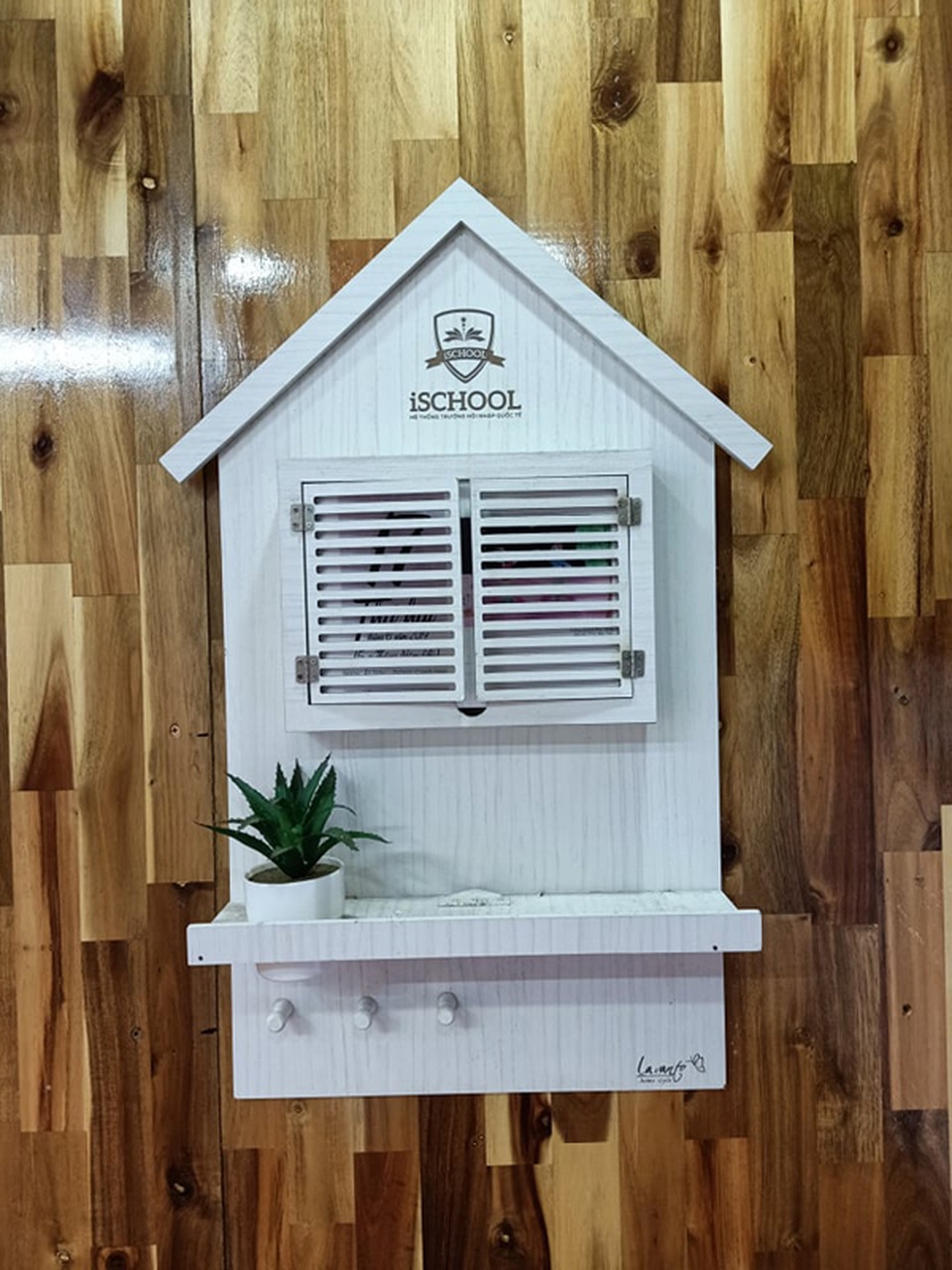 Độc đáo ngôi nhà làm bằng container giữa trung tâm phố thị  - 8