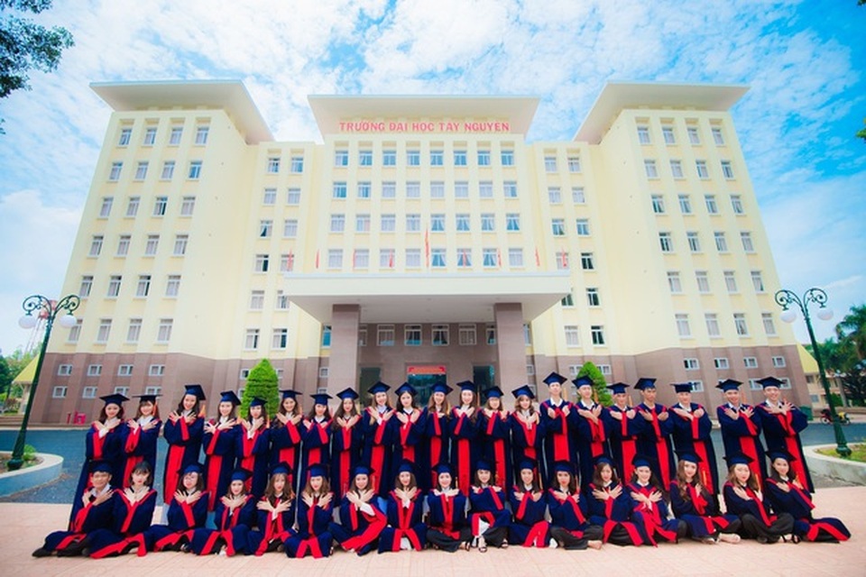 Trên 83% sinh viên trường Đại học Tây Nguyên tìm được việc làm sau tốt nghiệp - 1 Trên 83% sinh viên trường Đại học Tây Nguyên tìm được việc làm sau tốt nghiệp - 1