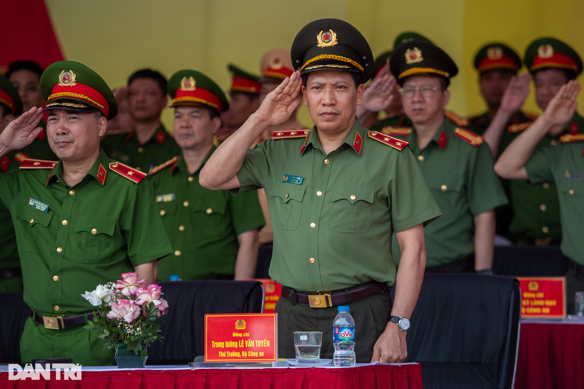 Hình ảnh ấn tượng các màn trình diễn tại hội thi phòng cháy chữa cháy - 4 Hình ảnh ấn tượng các màn trình diễn tại hội thi phòng cháy chữa cháy - 4