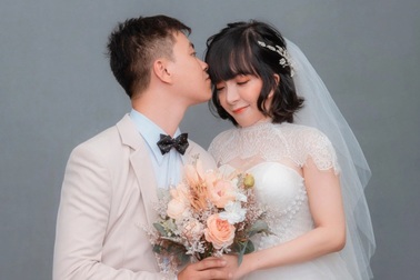 "Cổ tích" giữa đời thường: Người đàn ông vượt 500km, ở rể chăm vợ bệnh