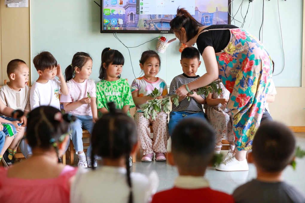 Cậu bé mẫu giáo mang 2 thỏi vàng giá 378 triệu đồng tặng vợ tương lai - 2 Cậu bé mẫu giáo mang 2 thỏi vàng giá 378 triệu đồng tặng vợ tương lai - 2