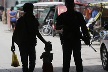 Phiến quân dọa giết 14 con tin tại nhà thờ Philippines