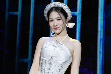 Hương Tràm tự hào góp tiếng hát tôn vinh những người làm báo