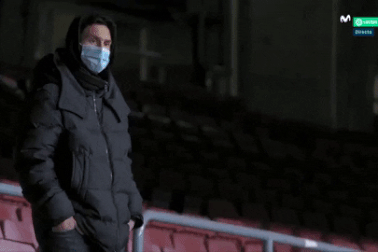 Messi lắc đầu ngao ngán, bỏ về khi chứng kiến Barcelona bạc nhược