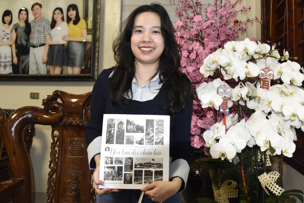 Nữ nhân viên ngân hàng gác công việc, tình nguyện tòng quân - 1 Nữ nhân viên ngân hàng gác công việc, tình nguyện tòng quân - 1