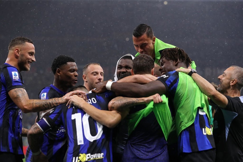 Hủy diệt tan nát AC Milan, Inter Milan làm nên lịch sử - 3 Hủy diệt tan nát AC Milan, Inter Milan làm nên lịch sử - 3