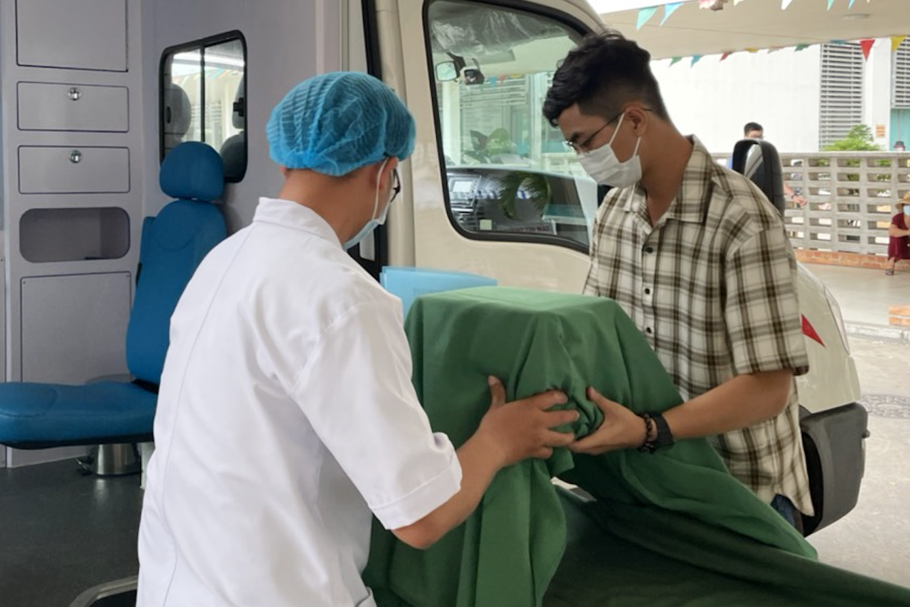 Bé trai được cứu sống nhờ thận của cô gái đã chết não - 2 Bé trai được cứu sống nhờ thận của cô gái đã chết não - 2
