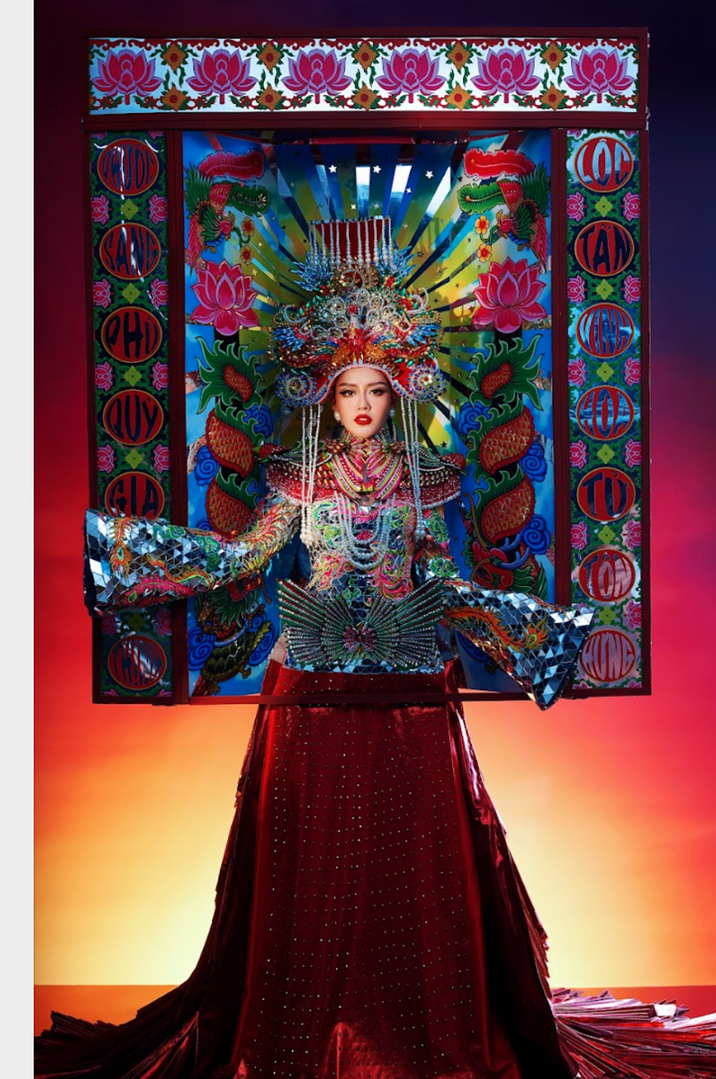 Trang phục dân tộc thi Miss Supranational 2023 độc đáo của Đặng Thanh Ngân - 2 Trang phục dân tộc thi Miss Supranational 2023 độc đáo của Đặng Thanh Ngân - 2