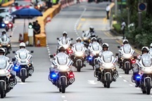 Dàn mô tô siêu độc hộ tống ông Trump khi đến Việt Nam